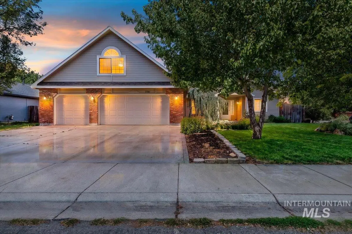 7741 N Dodgin Ave, Boise, ID 83714 - #1