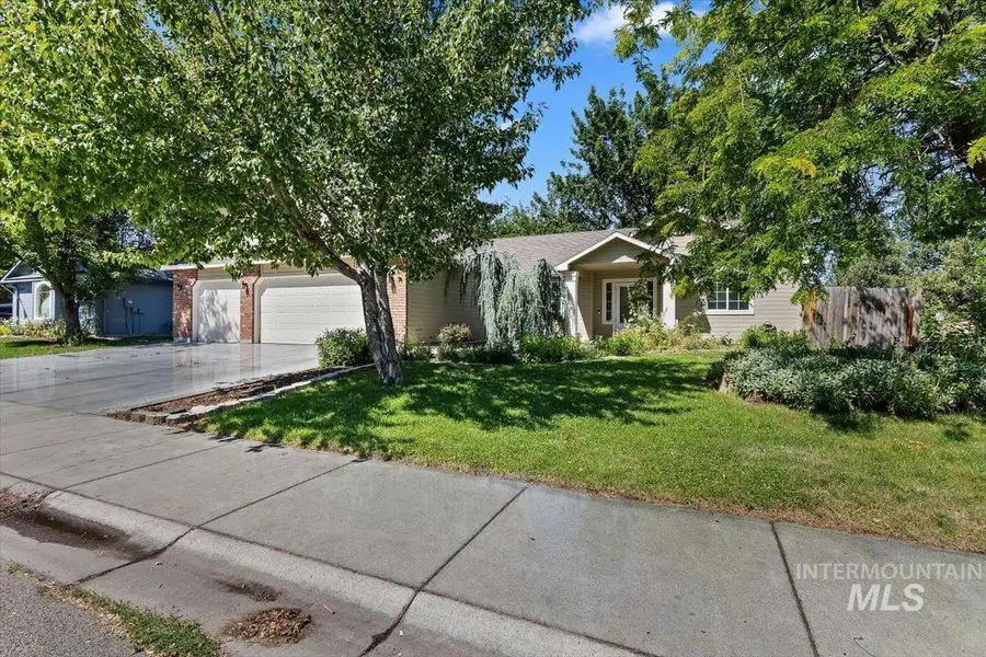 7741 N Dodgin Ave, Boise, ID 83714 - #3