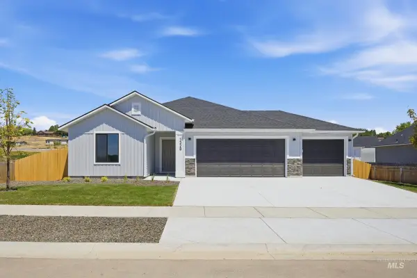 1328 Sunday River St, Middleton, ID 83644