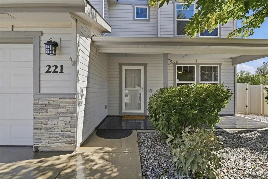221 W Yosemite St, Meridian, ID 83646 - #3