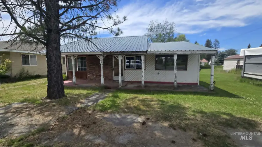 303 3rd Ave, Bovill, ID 83806 - #2