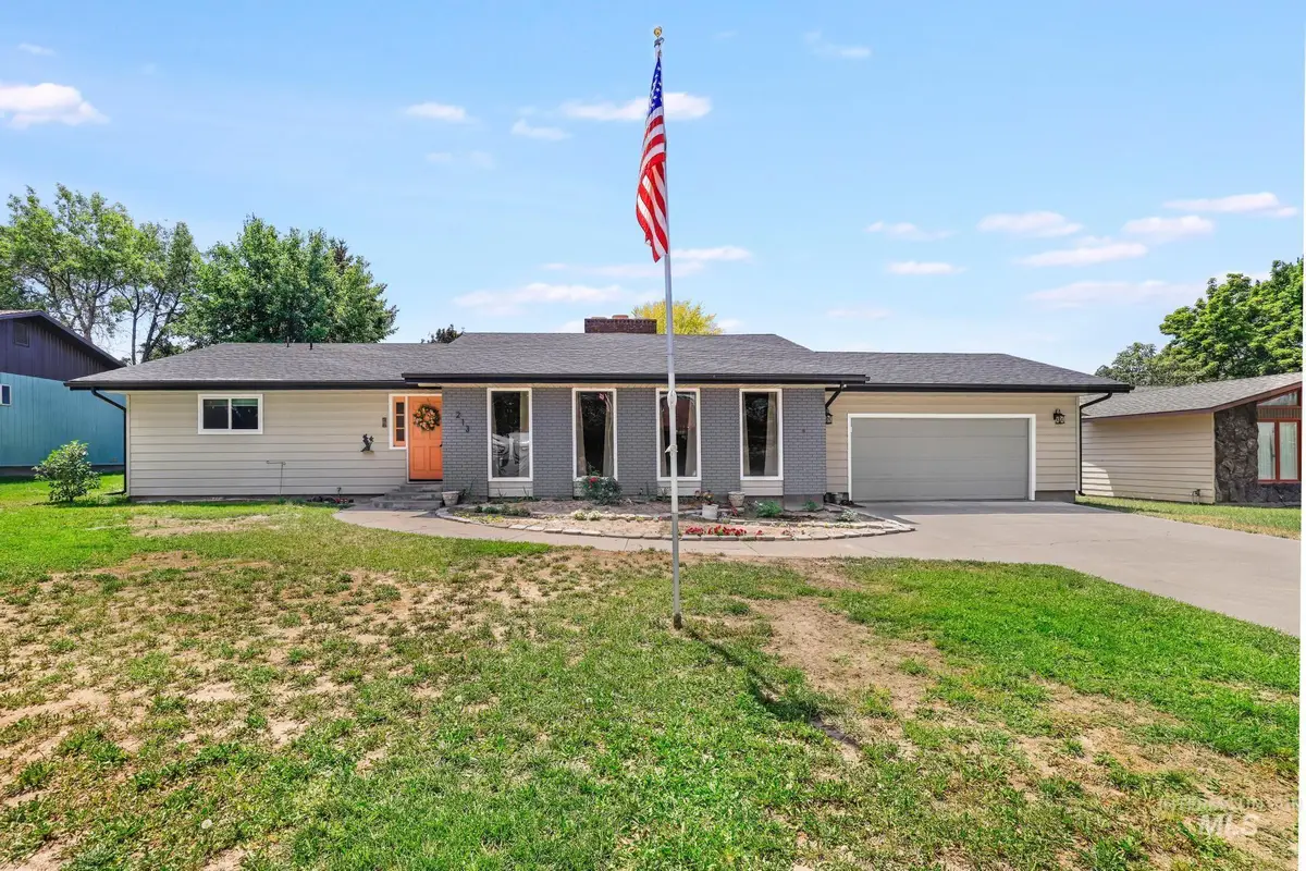 213 N 3rd Ave, Buhl, ID 83316 - #1