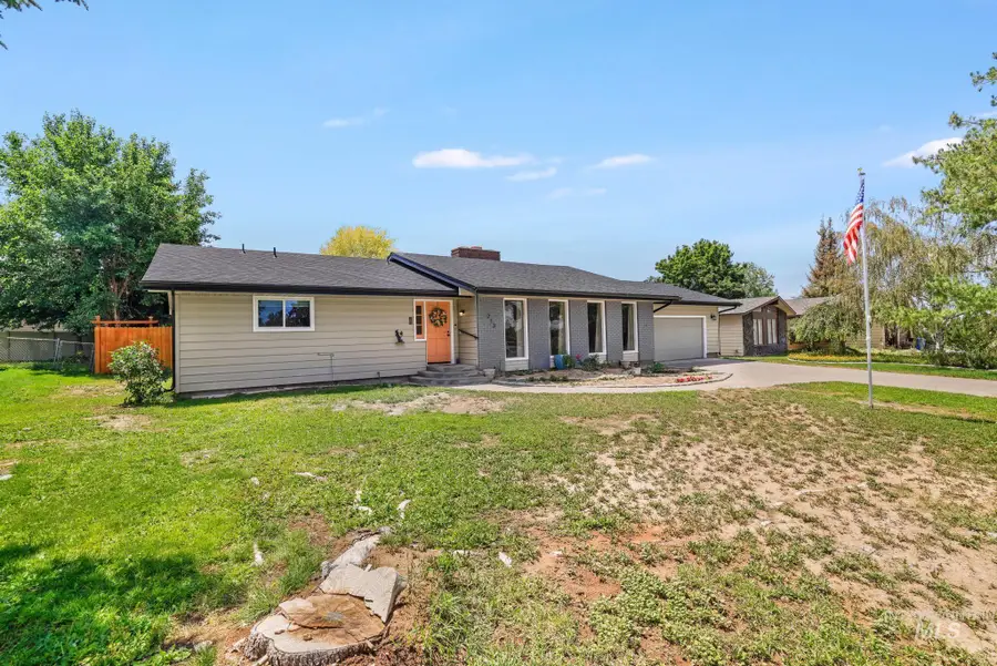 213 N 3rd Ave, Buhl, ID 83316 - #3