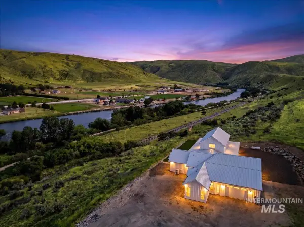 4301 Harmony Ln, Emmett, ID 83617