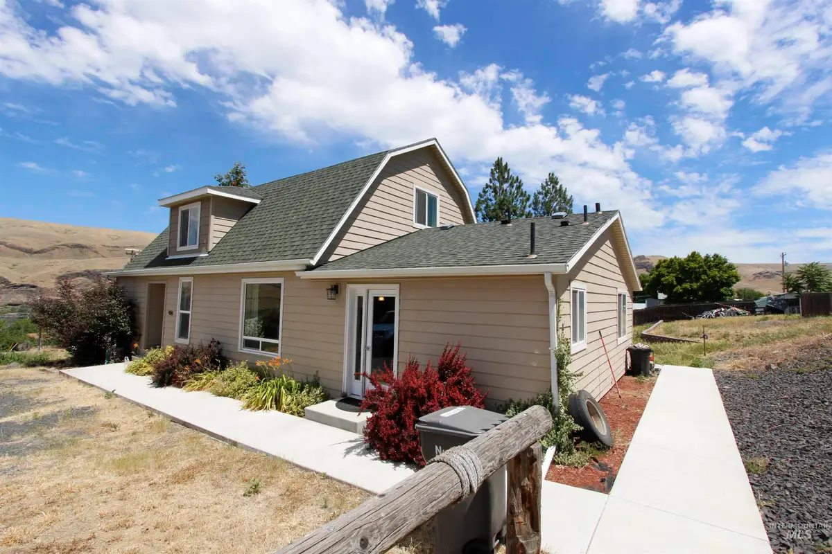 904 3rd St, Asotin, WA 99403 - #1