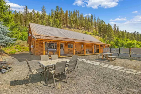 367 & 290 Trails End Rd, Ahsahka, ID 83520