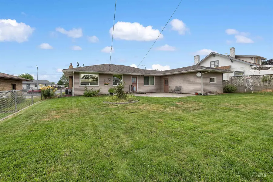 1326 6th Street, Clarkston, WA 99403 - #2