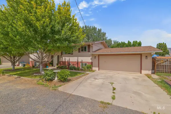 2390 Rolling Hills Dr, Clarkston, WA 99403