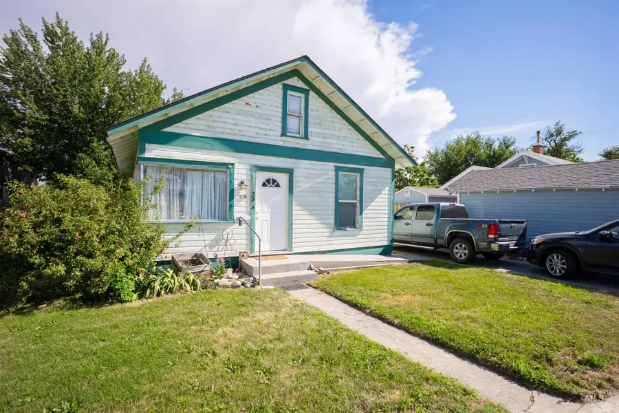 23 E 2nd Ave, Glenns Ferry, ID 83623 - #2