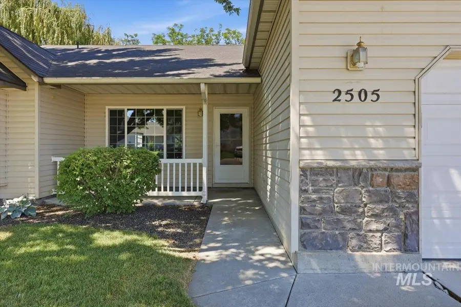 2505 S Bluegrass Dr, Nampa, ID 83686 - #2