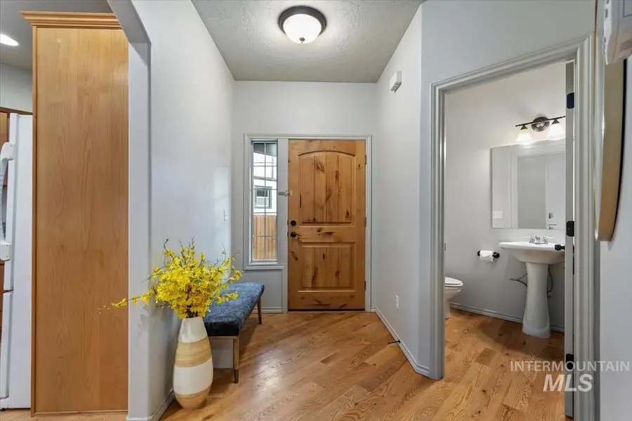 39 S Leona Circle, Boise, ID 83705 - #3