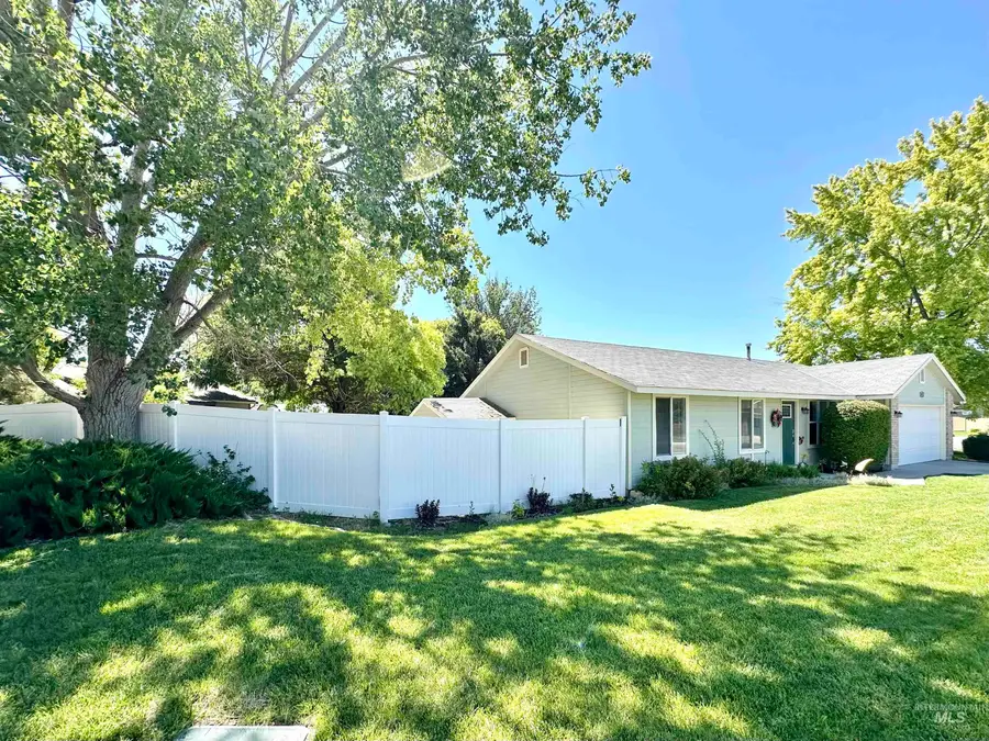 2472 N Maxie Way, Meridian, ID 83646 - #3