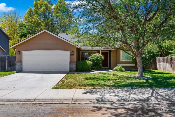 3527 N Maplestone Ave, Meridian, ID 83646