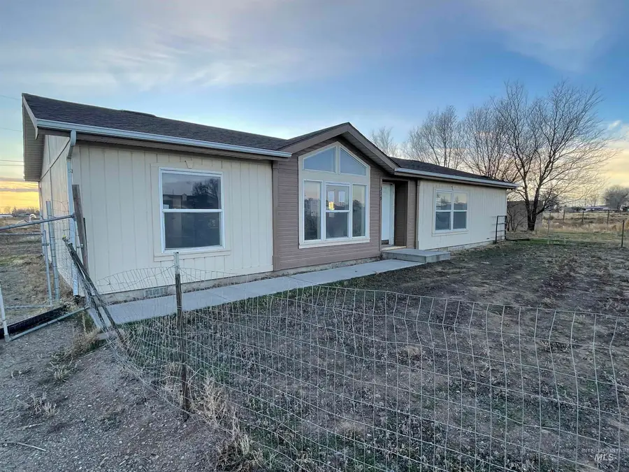 319 SW Fly By Ave, Mountain Home, ID 83647 - #3