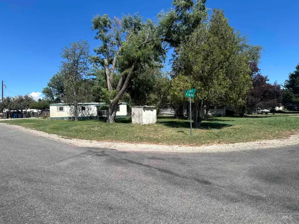 7700 N Jennie Ln & 10426 W Claudia Road, Boise, ID 83714