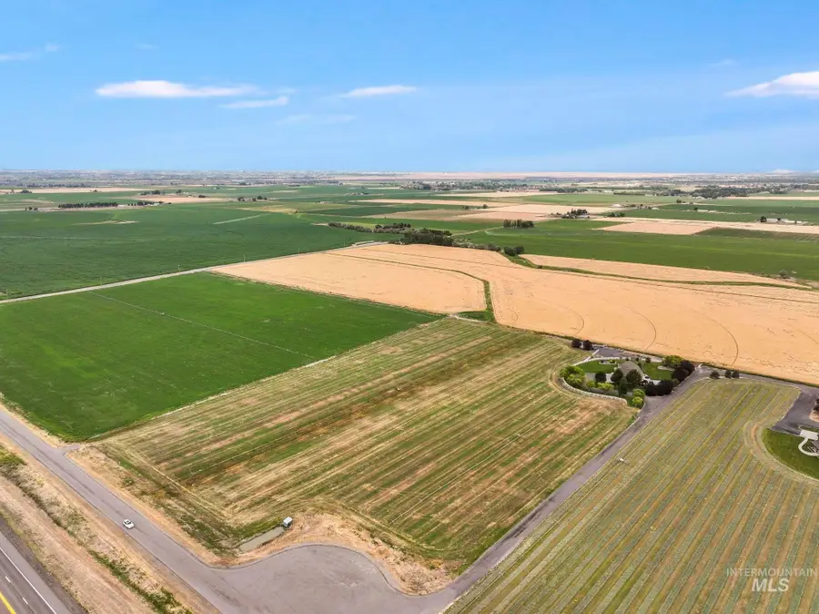 3962 N 2405 E, Twin Falls, ID 83301 - #3