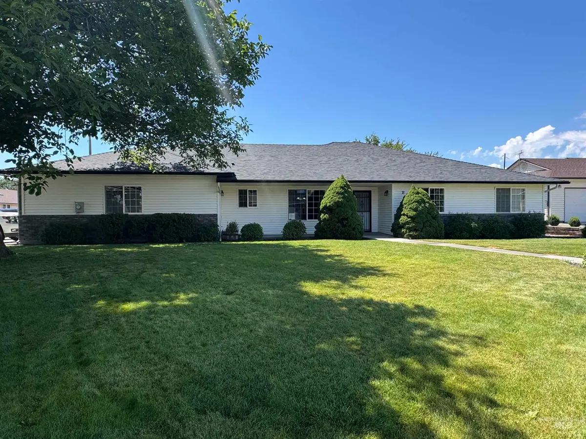71 SW 18th St., Ontario, OR 97914 - #1