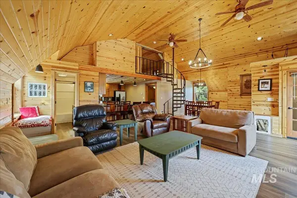 14 Melonie Loop, Cascade, ID 83611