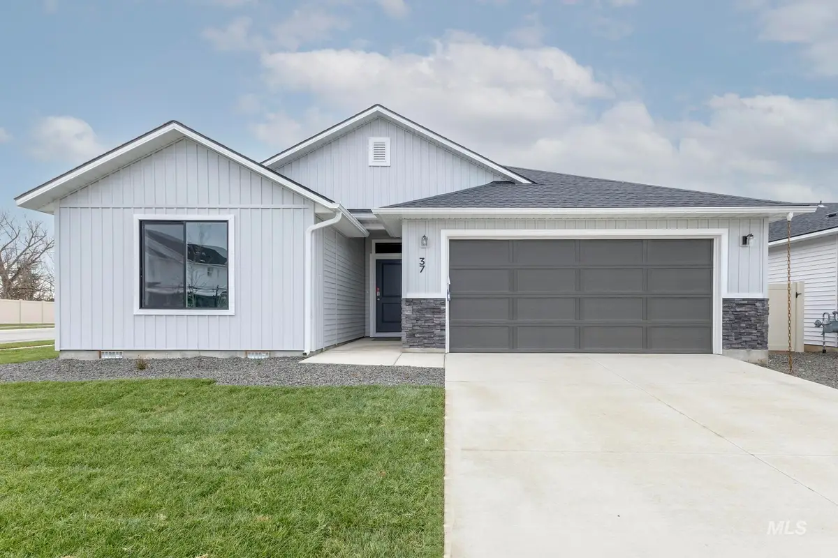 208 W 17th Ave, Jerome, ID 83338 - #1