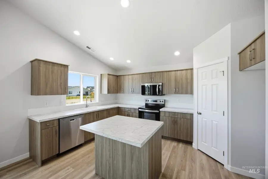 208 W 17th Ave, Jerome, ID 83338 - #3