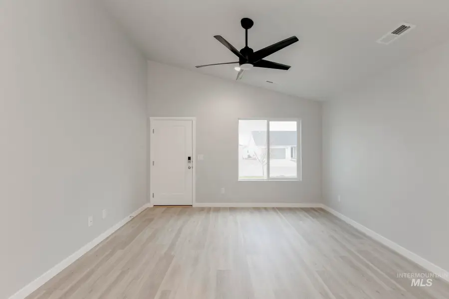 220 Benbrook Ave, Caldwell, ID 83605 - #2