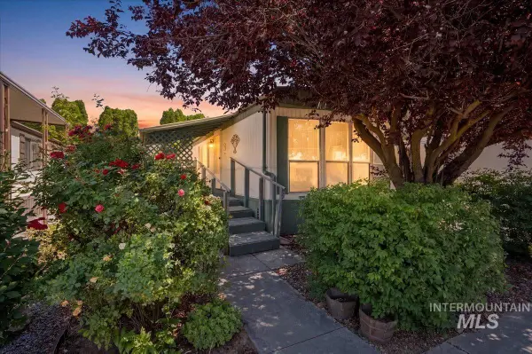 2712 N Argentina Ln, Boise, ID 83704