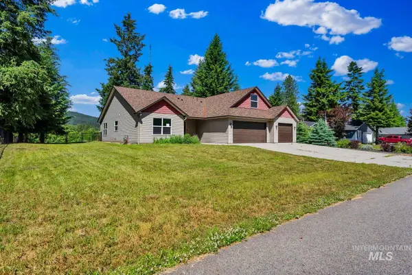 31229 10th Ave, Spirit Lake, ID 83869