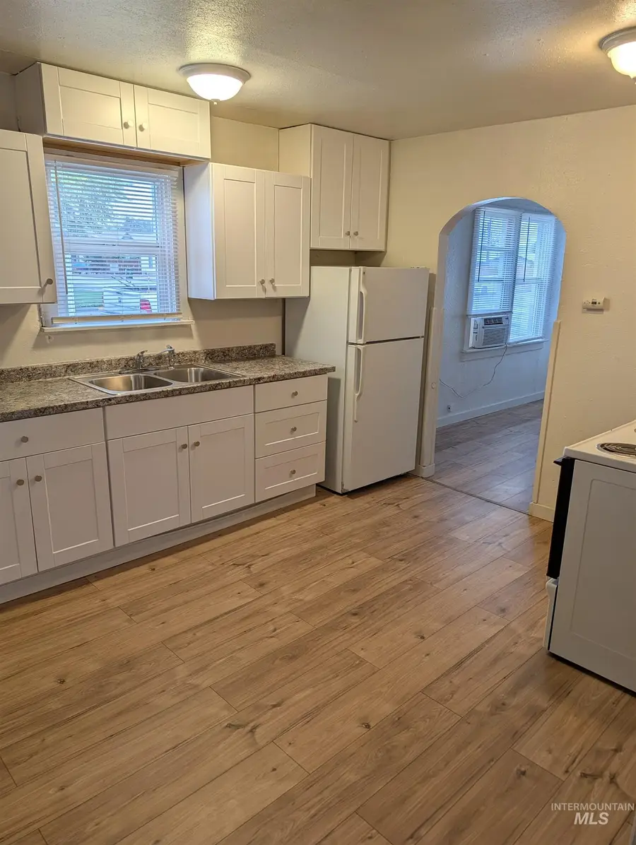 388 SE 2nd St, Ontario, OR 97914 - #2