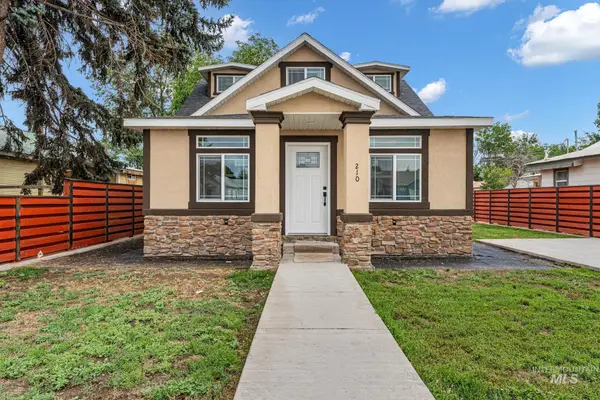 210 Oregon St, Gooding, ID 83330