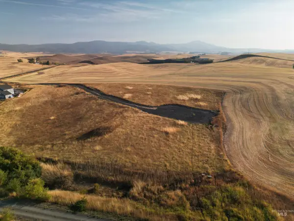 000 Mix Rd, Moscow, ID 83843