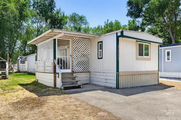 1237 W Fleetwood Ln, Boise, ID 83706