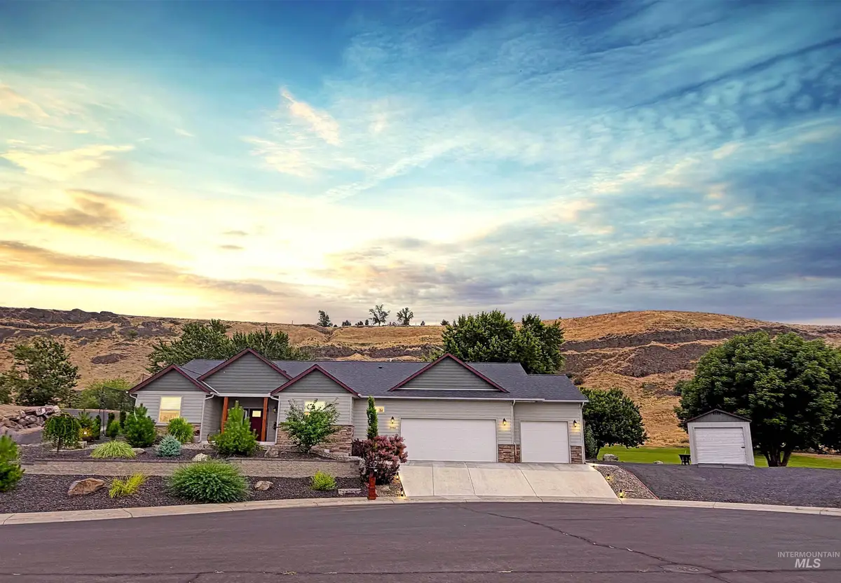 3983 Foothill Dr, Lewiston, ID 83501 - #1