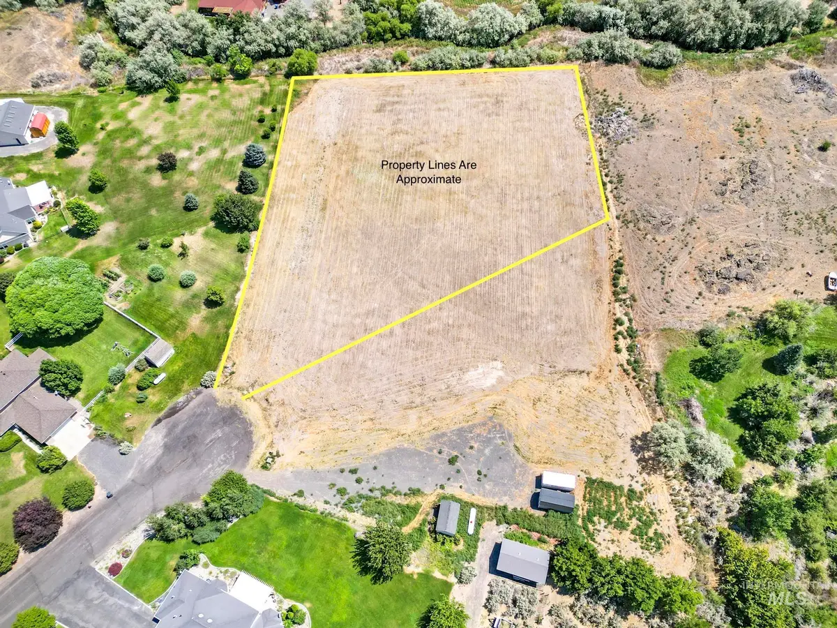 002 Fernandes Acres, Hagerman, ID 83332 - #1