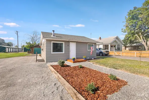 107 W Midway St, Filer, ID 83301
