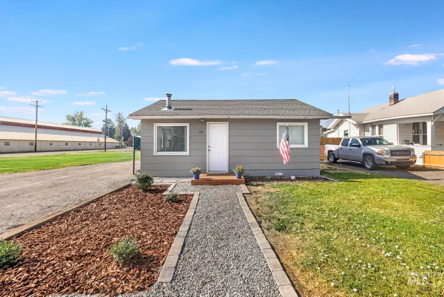 107 W Midway St, Filer, ID 83301 - #2