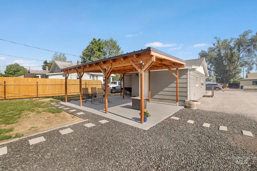 107 W Midway St, Filer, ID 83301 - #3