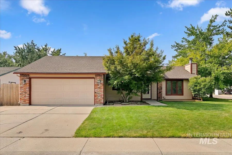10321 W Macaw Ct, Boise, ID 83704 - #2