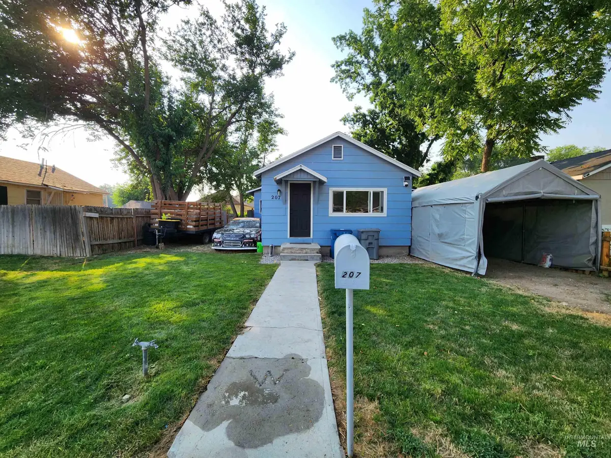 207 9th Ave N, Nampa, ID 83687 - #1
