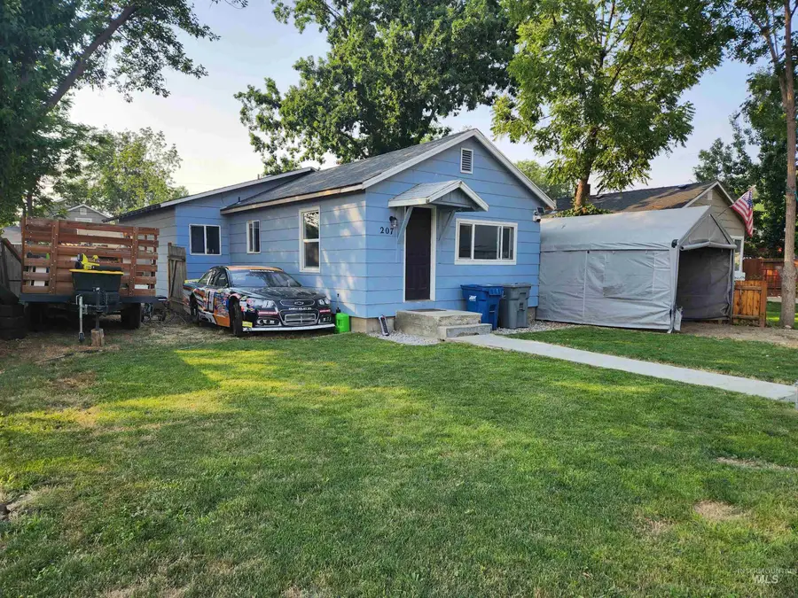 207 9th Ave N, Nampa, ID 83687 - #2