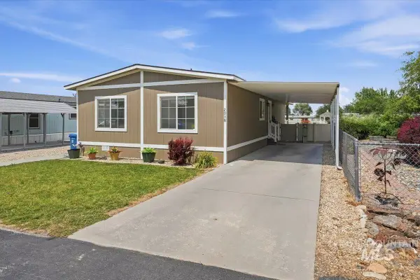 2038 Blue Spruce Ln #179, Boise, ID 83716