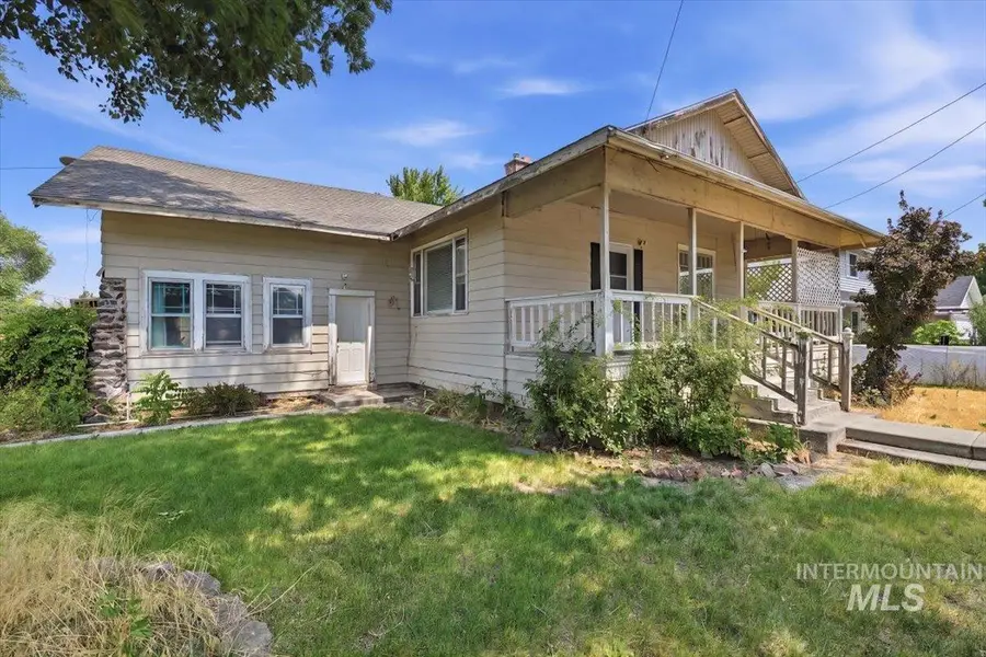 202 E 4th St, Kuna, ID 83634 - #2