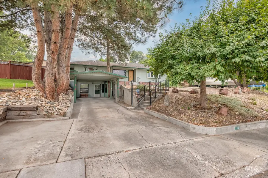 755 S Park Blvd, Ontario, OR 97914 - #3