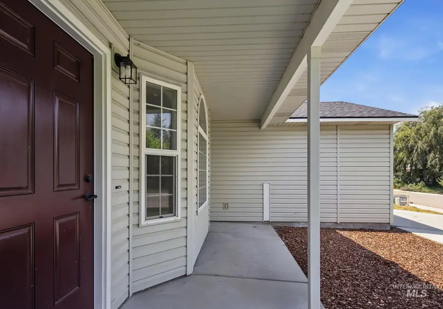619 E Trail Creek Dr, Nampa, ID 83686 - #3