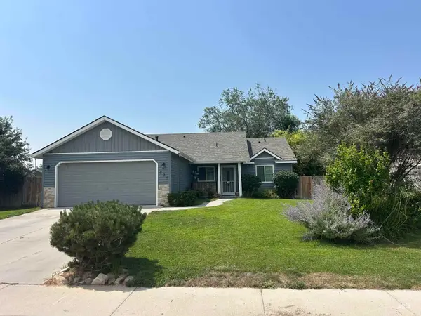 825 S Bonneville Drive, Nampa, ID 83686