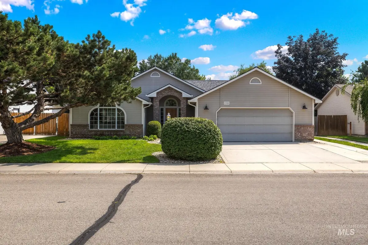 2305 E Chateau Dr, Meridian, ID 83646 - #1
