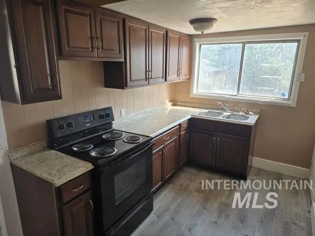 220 S 8th Ave, Buhl, ID 83316 - #3