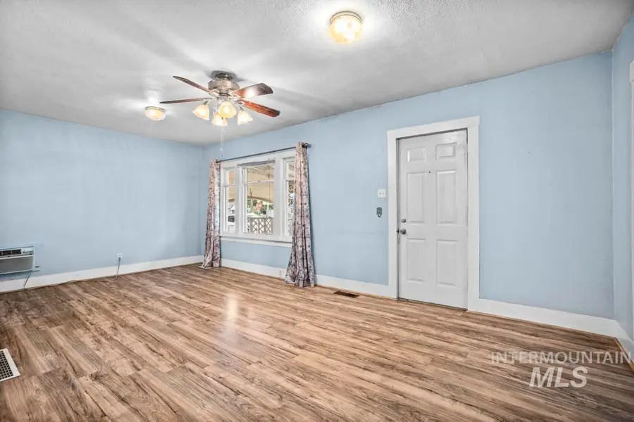 1107 Rosenlof Ave, Nampa, ID 83687 - #3