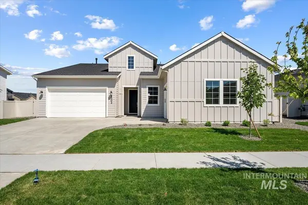 947 W Hammer Falls Dr, Meridian, ID 83642
