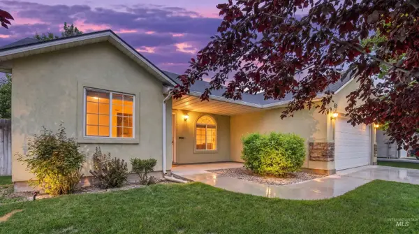 63 S Kelli Loop, Nampa, ID 83687
