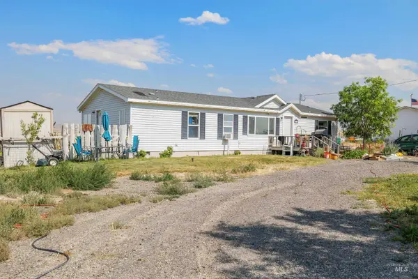 2424 Oakley Ave, Hollister, ID 83301